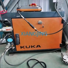 KUKR 210 R2700 ha utilizzato il braccio del robot