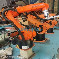 KUKR 210 R2700 ha utilizzato il braccio del robot