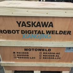 Il robot per saldatura di Yaskawa Ar1440 ha usato KAWASAKI Robot With un carico utile da 12 chilogrammi