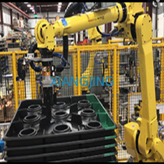 Il robot industriale di Fanuc della seconda mano per il carico dell'automobile della macchina di CNC/scarica