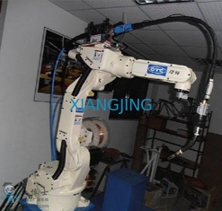 L'asse 7 ha utilizzato in secondo luogo il braccio il FD - del robot di ABB la saldatura V6