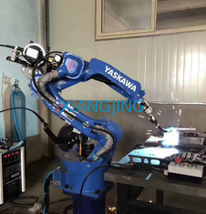 Robot per saldatura utilizzato elettrico YASKAWA AR1440 un carico utile da 12 chilogrammi