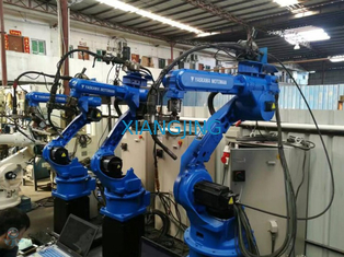 Asse usato industriale del robot AR2010 6 di Yaskawa con il saldatore