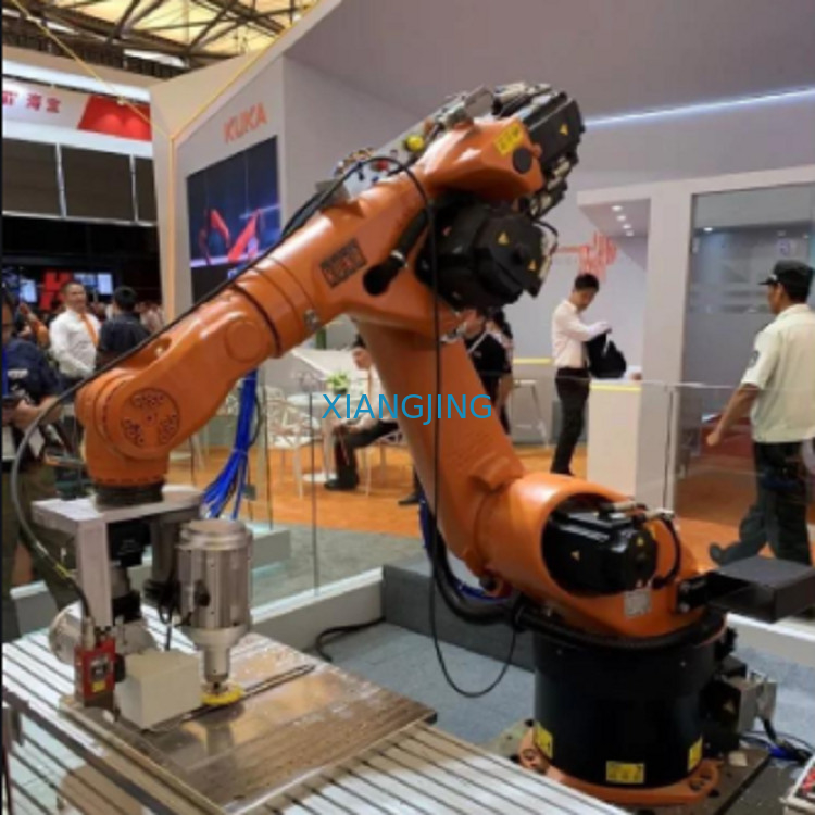 Il Kr 10 R1420 ha utilizzato il robot 10kg di Kuka ha valutato il braccio robot industriale del carico utile per i pallet