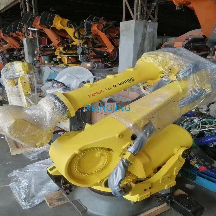 R-2000iC/210F Fanuc ha utilizzato i robot industriali con R-30iB più il Governo insegna al pendente
