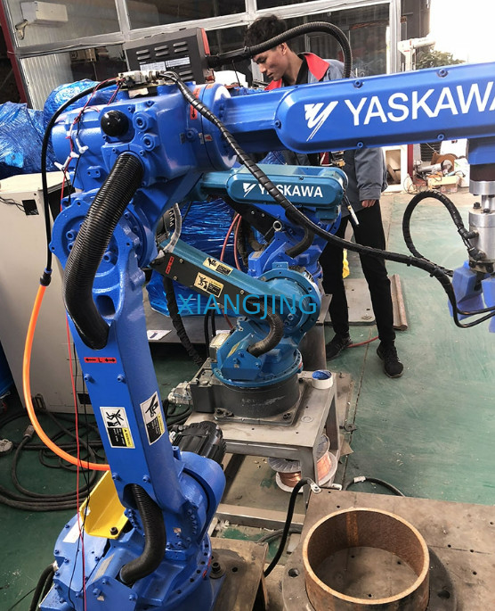 Asse del robot per saldatura di Yaskawa della seconda mano AR1440 6 con il carico utile 12kg con il sistema di saldatura