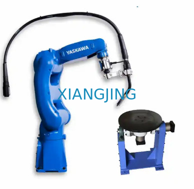 AR700 l'asse di industriale 6 ha utilizzato il braccio del robot di Yaskawa con la saldatrice ed il cannello per saldare di MIG